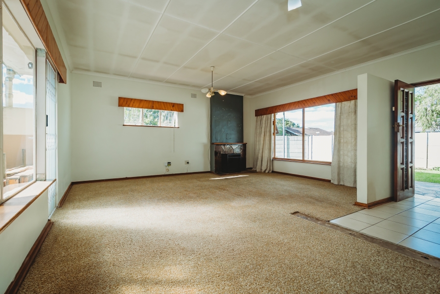 3 Bedroom Property for Sale in Loerie Park Western Cape
